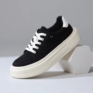 Zapatillas de Skate Vintage Grises de Lona, Zapatillas Casuales con Detalles Blancos en Dos Tonos, Suela de Plataforma Gruesa Multicapa, Zapatos para Hombre - Product Image 1