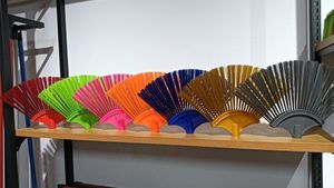 <span class=keywords><strong>Balai</strong></span> de <span class=keywords><strong>plafond</strong></span> en toile d'araignée de style moderne avec manche télescopique <span class=keywords><strong>Balai</strong></span> en fer doux facile à nettoyer et tête de <span class=keywords><strong>balai</strong></span> en PP/métal/métal - Product Image 4