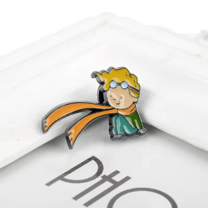 Anime di cartoni animati <span class=keywords><strong>piccolo</strong></span> <span class=keywords><strong>principe</strong></span> spilla <span class=keywords><strong>volpe</strong></span> distintivo in metallo carino spilla alla moda per <span class=keywords><strong>la</strong></span> scuola materiale placcato - Product Image 4