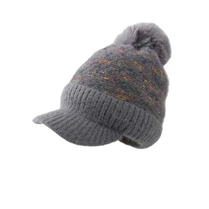 Topi Beanie rajut mode dengan set syal Visor topi wol imitasi musim dingin dan syal set dengan bulu Pom Pom