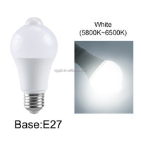 Bombilla LED con Sensor de Movimiento PIR E27, Bombilla de Seguridad Automática del Anochecer al Amanecer para Interiores, Exteriores, Garaje, Porche, Puerta Principal