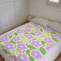 Couverture en flanelle personnalisée imprimée en usine, motif floral violet et jaune, couverture en polaire pour canapé, décoration intérieure