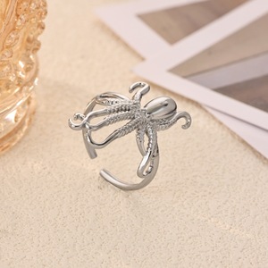 Bague ajustable en acier inoxydable pour femme, motif pieuvre, série Océan, au design audacieux et unique, inaltérable - Product Image 3