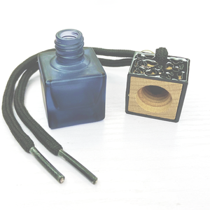 Flacone Vuoto in Vetro da 10ml per Deodorante Auto da Appendere, con Tappo a Vite, per Ornamento Specchietto Retrovisore e Diffusore di Oli Essenziali - Product Image 5