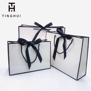 Bolsas de Regalo de Cartón para Ropa de Lujo, Bolsas de Papel Negras con Logotipo Personalizado, Bolsas de Papel para Compras - Product Image 2