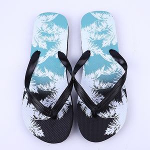 <span class=keywords><strong>Chanclas</strong></span> planas de surf de playa para <span class=keywords><strong>hombre</strong></span> con logotipo personalizado, zapatillas ligeras antideslizantes con punta abierta para verano - Product Image 6