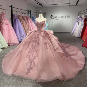Robe de bal vintage Dy1568 en or rose avec franges perlées, décolleté cœur, paillettes et jupes superposées en tulle pour Quinceañera - Product Image 2