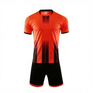 Tenues d'entraînement de football unisexes personnalisées respirantes et à séchage rapide, ensemble complet de maillots et shorts rétro - Product Image 2