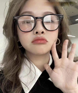 Mới nhất Màu xanh Chặn ánh sáng kính cổ điển khung phụ nữ retro vuông người đàn ông bảo vệ máy tính chơi Game Kính mắt - Product Image 6