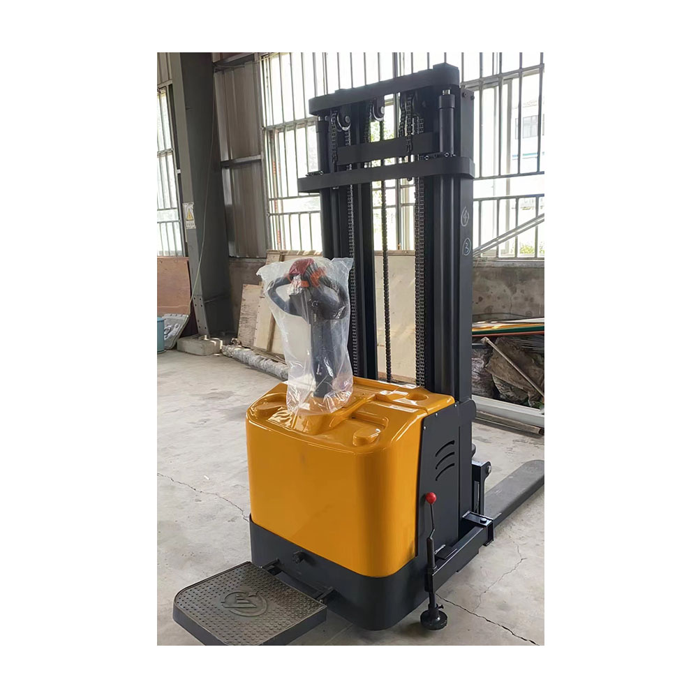 Грузовой вилочный погрузчик с грузоподъемностью 1,5 т, высота подъема 5 метров, штабелер