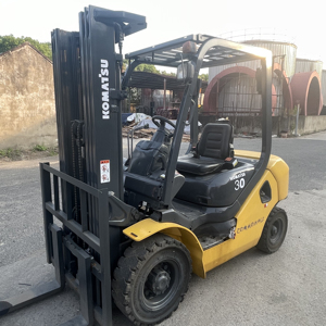 Chariot élévateur diesel d'occasion d'origine japonaise de 3 tonnes avec configuration de paramètres - Product Image 1