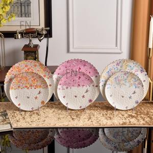 Service à café et à thé en porcelaine fine à motifs floraux en relief, style royal anglais, idéal pour un cadeau - Product Image 4