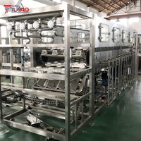 Ligne de production clé en main pour le remplissage et l'emballage d'eau pure de 18,9L-20L (5 gallons) à 1000 bph, contrôlée par PLC, avec engrenages et moteur
