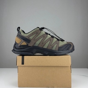 Chaussures de sport rétro unisexes personnalisées en gros pour hommes, respirantes, en maille, basses, fonctionnelles pour l'extérieur, avec soutien de la voûte plantaire, légères - Product Image 1