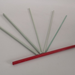 Tiges rondes en fibre de verre de différentes tailles. Utilisé comme clôture pour protéger le bétail. - Product Image 3