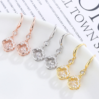Elegante 925 Sterling Silber Blumencluster Zirkon 18k Vergoldete Damen Tropfen-Ohrringe Schmuck Großhandel