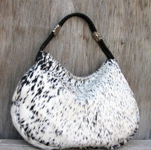 Sac Hobo en Cuir Véritable pour Femme, Grande Capacité, Léger, en Peau de Vache Tachetée Noire et Blanche, Spécial Saint-Valentin - Product Image 1