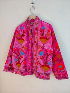 Chaqueta Bomber de Terciopelo Bordada a Mano de Excelente Calidad para Mujer, Reversible, Ecológica, Estilo Boho Folclórico de Invierno - Product Image 3
