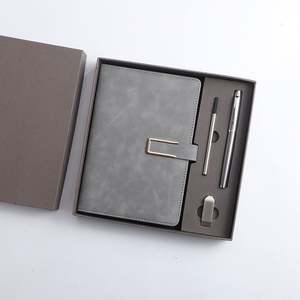 Set de Regalo Empresarial Personalizable con Logotipo: Cuaderno A5 Moderno, Memoria USB, Bolígrafo Metálico y Recambios, Impresión por Grabado - Product Image 2