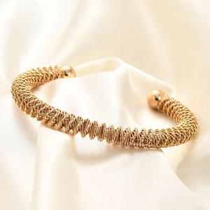 Brazalete de Acero Inoxidable con Cierre de Resorte de 8MM, Estilo Retro Europeo Americano, Chapado en Oro de 18K, para Mujer - Product Image 2
