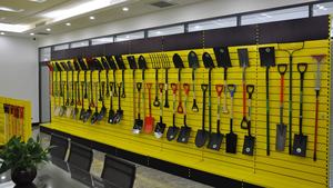 Herramientas agrícolas de jardinería al por mayor, pala agrícola de boca redondeada a mano de acero metálico grande con mango de madera - Product Image 2