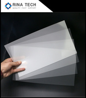 Film diffuseur flexible ultra-fin, haute transparence, matériau PET pour applications d'éclairage LED personnalisées, assemblage de modules d'affichage