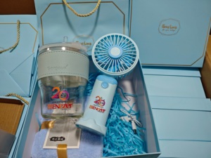 Set de Regalo de Verano al por Mayor: Mini Ventilador de Mano, Vaso de Cristal, Toalla, Set de Boda con Logotipo Personalizado, Precio de Fábrica, para Playa, Viajes y Uso Diario - Product Image 4