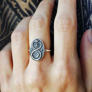 Anello Serpente Sole Stella, Stile Misterioso di Nicchia, Accessorio Moda per Feste, Outfit Quotidiani e Regalo - Product Image 3