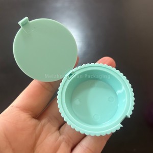 ตลับลิปบาล์มรูปคัพเค้ก ISMAN 6 กรัม แบบเปล่า น่ารัก ดีไซน์ครีมมี่ เหมาะสำหรับสาวๆ  บรรจุภัณฑ์ลิปสติกแฟนซี แรงบันดาลใจจากขนมหวาน - Product Image 5