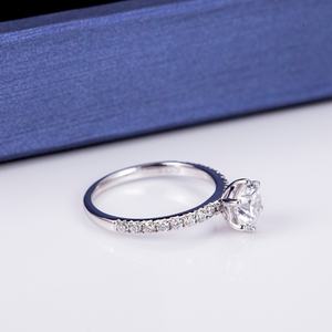 Anillo de Oro Blanco de 9k con Moissanita Solitario de Messi Gems, Corte Brillante Redondo, Anillo de Regalo de Oro con Moissanita - Product Image 5