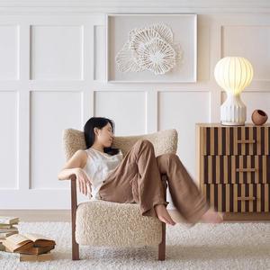 Fauteuil lounge Woolf en bois massif, couleur marron thé au lait, style vintage, fauteuil simple - Product Image 5