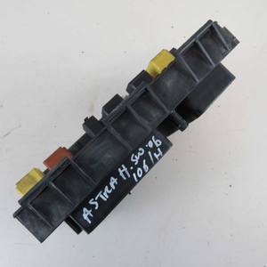 Centralina scatola fusibili 13206745 Opel Astra H 2004-2010 usata (72738) - Product Image 3