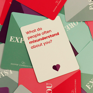 Tarjetas de Juego de Preguntas y Respuestas con Impresión Personalizada y Caja Magnética, Fabricante de Tarjetas para Iniciar Conversaciones al por Mayor - Product Image 1