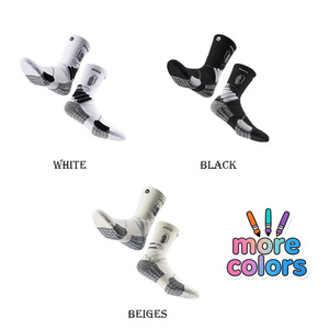 Calcetines deportivos para hombre antideslizantes con logotipo personalizado para correr, acampar, compresión acolchada, calcetines de agarre atléticos, longitud de la tripulación - Product Image 2