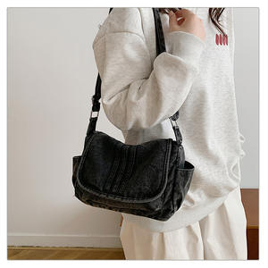 Sac fourre-tout en jean personnalisé pour femme, grande capacité, nouveau style, sac de voyage bandoulière - Product Image 1