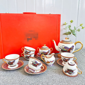 Vente en gros de luxe motif de personnalité royale décors pour la maison en céramique manche doré service à café et thé - Product Image 3