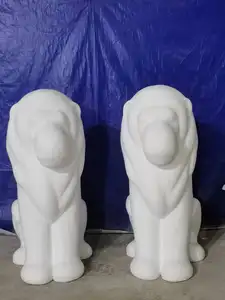 ईस्टर की सजावट के लिए अनुकूलित कृत्रिम शेर पशु घास की मूर्ति, बगीचे के आभूषणों के लिए कृत्रिम मॉस शेर की मूर्ति