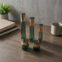 Lot de cosmétiques en verre écologique et recyclable avec bouchons à vis, pots à lotion et crème sérigraphiés pour l'emballage de produits de soin de la peau