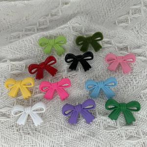 Boutons en plastique colorés pour modélisation de jouets de Noël (arbre, bonhomme de neige) – Bricolage manuel pour enfants - Product Image 1
