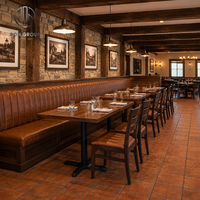 Muebles de Restaurante Personalizados Ron Group, Mesa con Base de Metal y Madera Maciza, Silla de Madera, Asientos de Cuero en Forma de U con Respaldo Alto