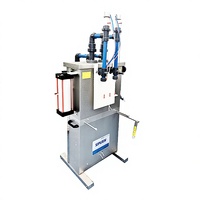 Machine de remplissage de nettoyeur de toilettes semi-automatique anti-corrosif pour eau liquide et huile au prix de gros