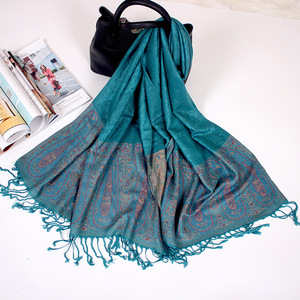 Al por mayor Bufanda <span class=keywords><strong>de</strong></span> pashmina <span class=keywords><strong>de</strong></span> algodón jacquard con estampado étnico Paisley, <span class=keywords><strong>de</strong></span> moda para mujer, con borlas, tipo chal largo envolvente - Product Image 1