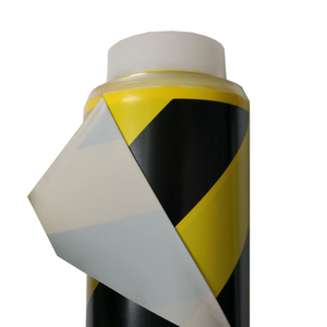 Cinta de Señalización Amarilla/Negra de 3M, Cinta de PVC para Piso 3M 5702, Cinta de Seguridad - Product Image 3