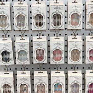 Juego de <span class=keywords><strong>Uñas</strong></span> Postizas de Alta Calidad en Caja Sorpresa, Diseño de <span class=keywords><strong>Flores</strong></span> y Cuadros, Forma Cuadrada, Comercio Transfronterizo - Product Image 2