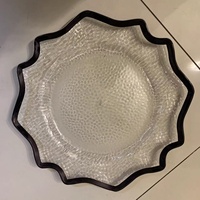 Textures uniques minimalistes transparentes bords irréguliers en plastique épaissi plateau de bol de fruits d'estampage à chaud assiettes de chargeur décoratives