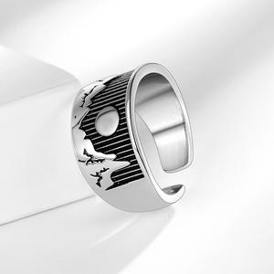 Bague ouverte à large bande réglable, gravée de montagne, de lune et d'oiseau, en argent noir bicolore, style chinois, unisexe, bijoux bohème - Product Image 2