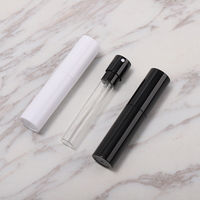 ODM OEM Flacon pulvérisateur miniature portable de 8 ml avec bouchon à vis, atomiseur de parfum rechargeable vide, flacon d'échantillon de parfum ou d'huile parfumée