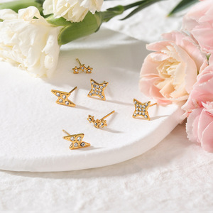 Ensemble de boucles d'oreilles étoiles plaquées or avec zircon incrusté en acier inoxydable pour cadeau, bijoux de mode - Product Image 3