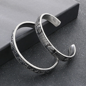 Brazalete de mitología nórdica minimalista, joyería para hombre, pulsera y brazalete de acero inoxidable con símbolo pagano nórdico vikingo para hombre - Product Image 2