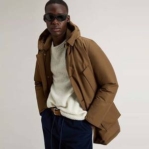 Veste parka en duvet avec col en fourrure amovible, logo personnalisé en gros, imperméable et coupe-vent, 80/20 duvet de canard - Product Image 2